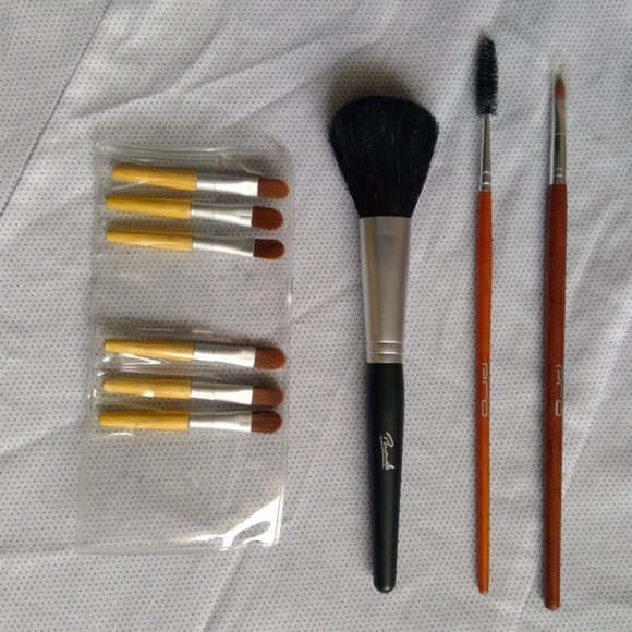 Set of makeup brushes - Picture 2 of 3